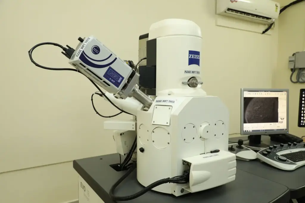 Scanning Electron Microscope (SEM)